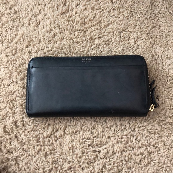 Fossil wallet - Picture 1 of 3